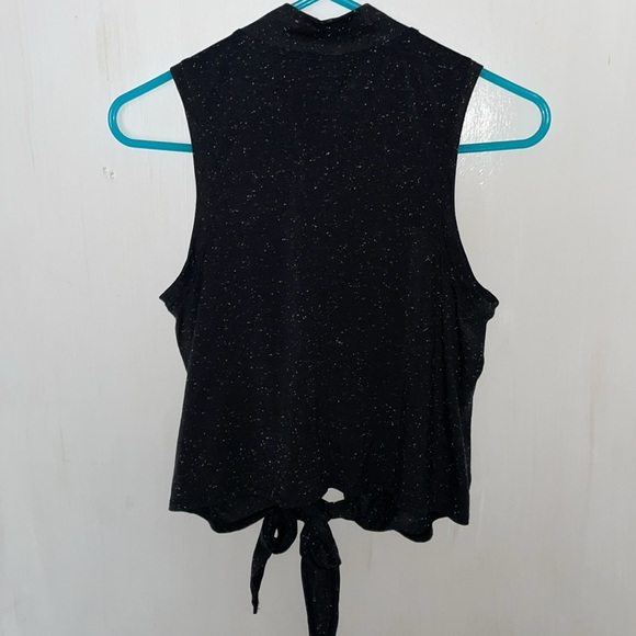 Lululemon Time to Restore Mock Neck Tank - Picture 4 of 5